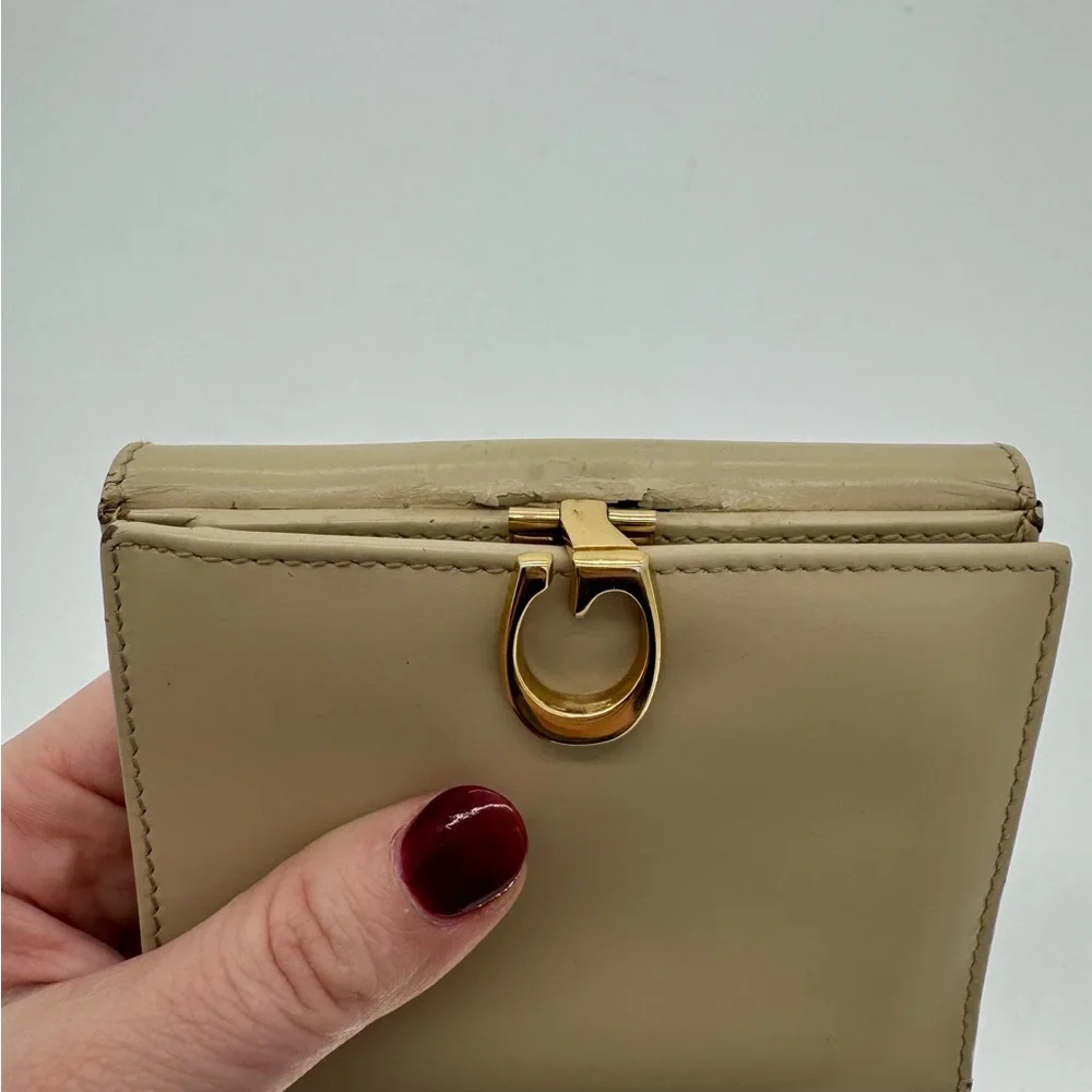 Gucci Vintage Beige Leather Wallet with Gold Horsebit Hardware - Picture 5 of 8